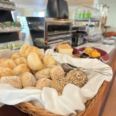 Joao Padeiro 3* أفيرو