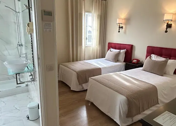 Joao Padeiro 3* אבאירו