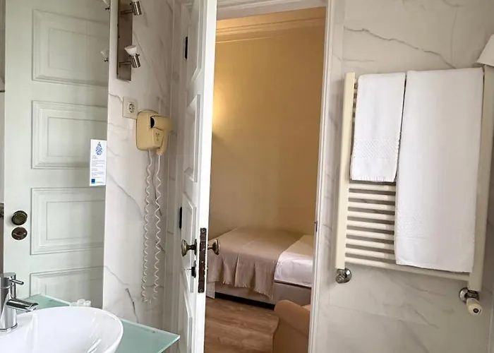 Joao Padeiro 3* אבאירו